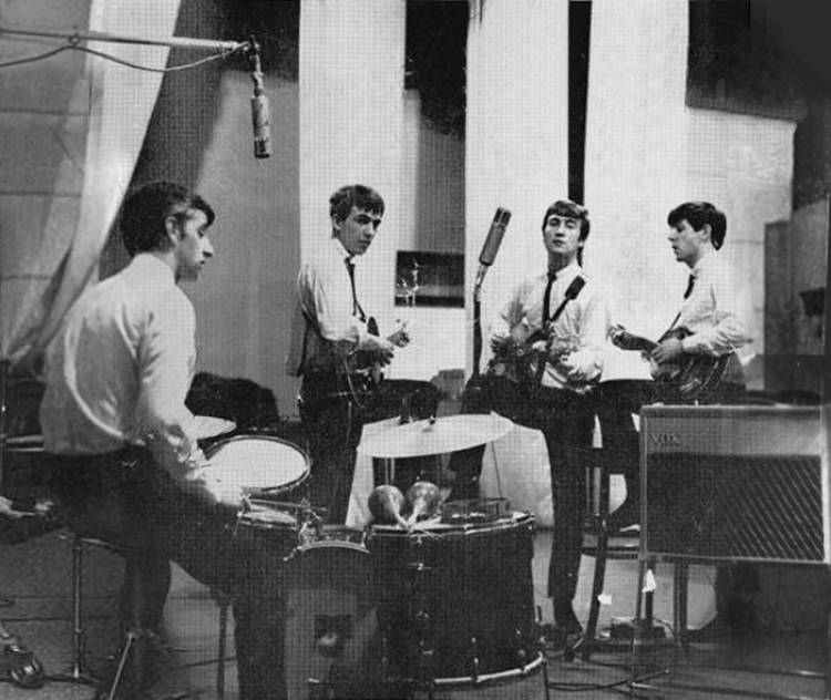 Primera sesión de grabación como artistas del sello Parlophone