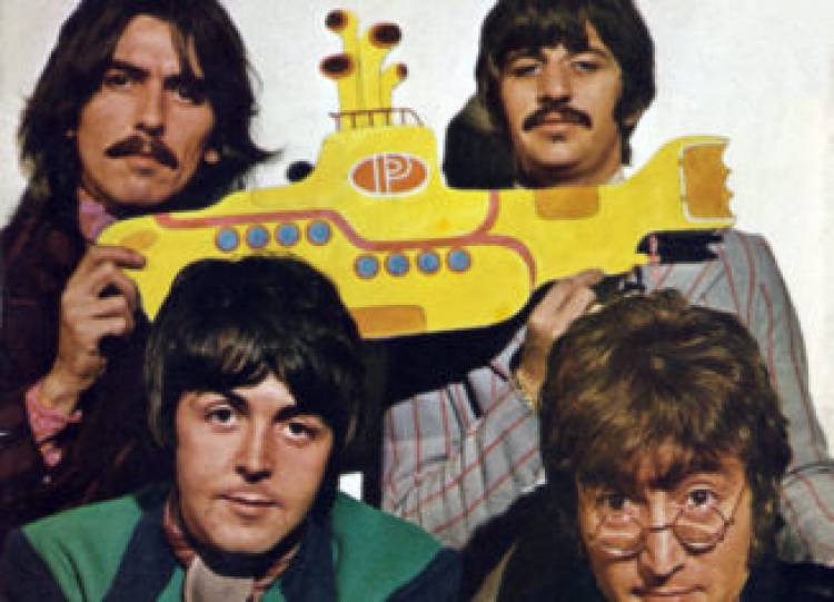 13 de Enero de 1969 se lanza la banda sonora de la banda The Beatles llamada Yellow Submarine en USA.