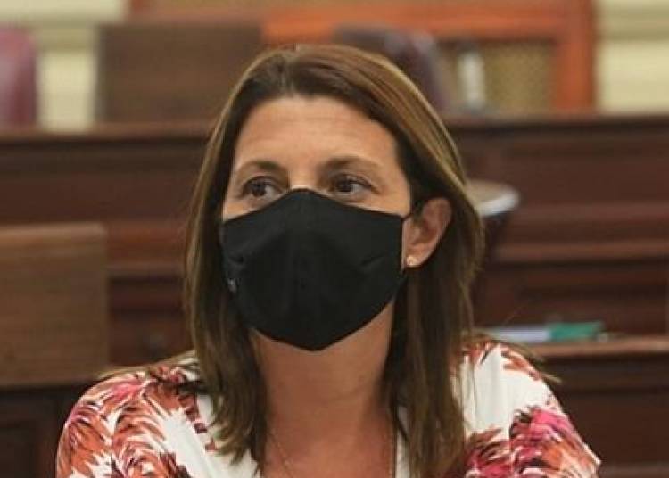 Betina Florito propone herramientas para denunciar irregularidades en vacunación por Covid 19  