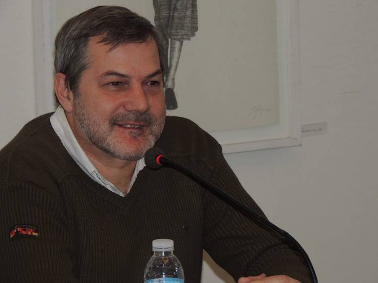 Néstor Fenoglio, el escritor y periodista convocado por la Fonoteca Española de Poesía