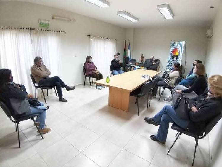El senador Rodrigo Borla visitó la localidad de La Criolla