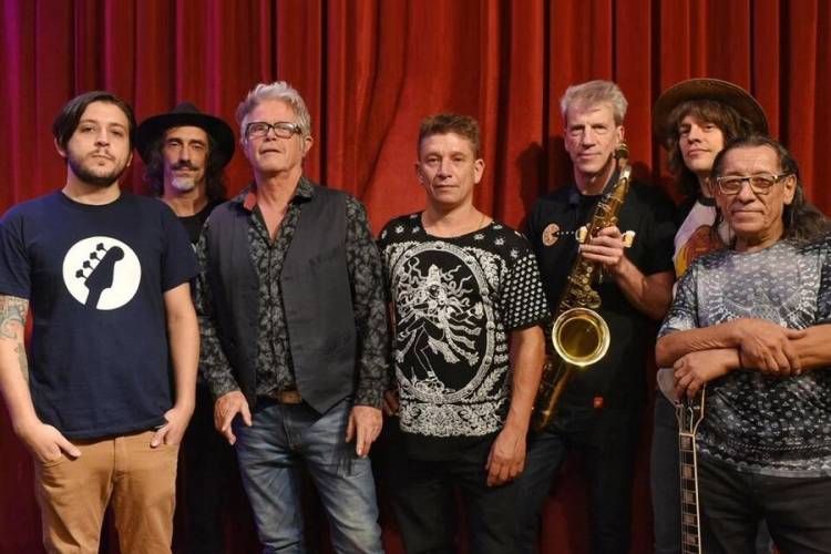 Los Abuelos de la Nada presentan su nuevo disco en el Teatro Coliseo de Buenos Aires