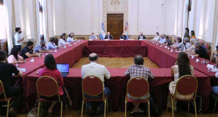 Seguridad: Perotti se reunió con referentes de sectores empresariales, gremiales, sociales, académicos y religiosos