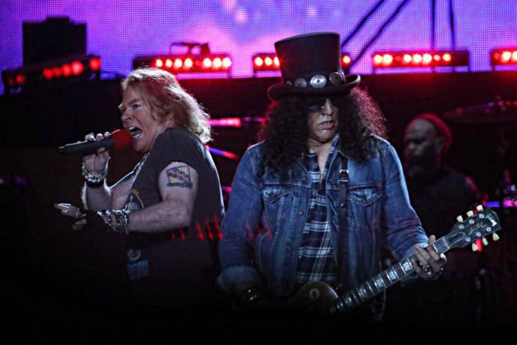 Guns N’ Roses publica una nueva versión de “November Rain” con una orquesta de cincuenta músicos