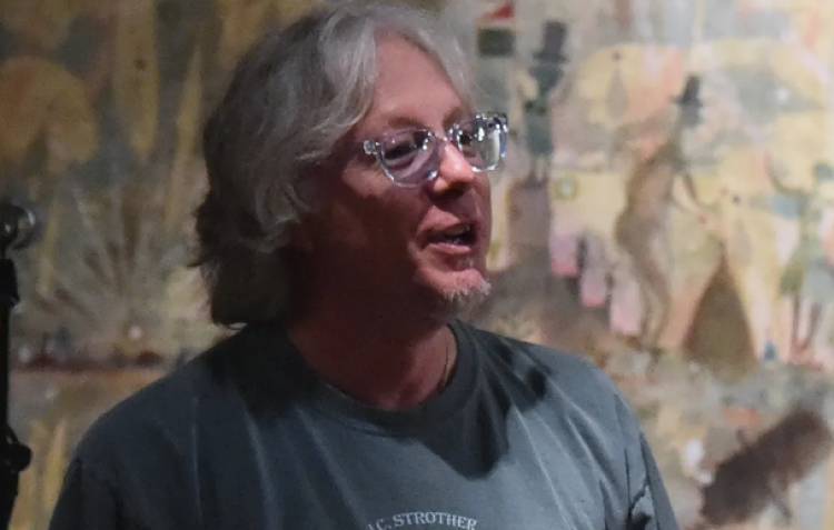 Mike Mills: 65 años cumple el exbajista de R.E.M.