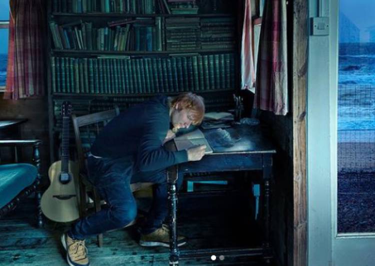 "−": Ed Sheeran anuncia nombre y fecha para su nuevo álbum