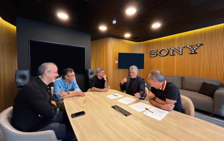 Alejandro Sanz firmó contrato con Sony Music