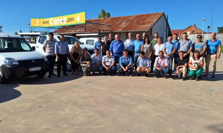 La EPE entregó 7 vehículos 0 Kms para las localidades de Ceres, San Guillermo, Suardi y San Cristóbal