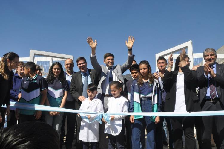 Pullaro encabezó la inauguración de una escuela en San José del Rincón