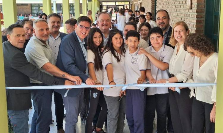 Autoridades provinciales dejaron inauguradas dos nuevas aulas en la EESO Nº 268 de Villa Trinidad