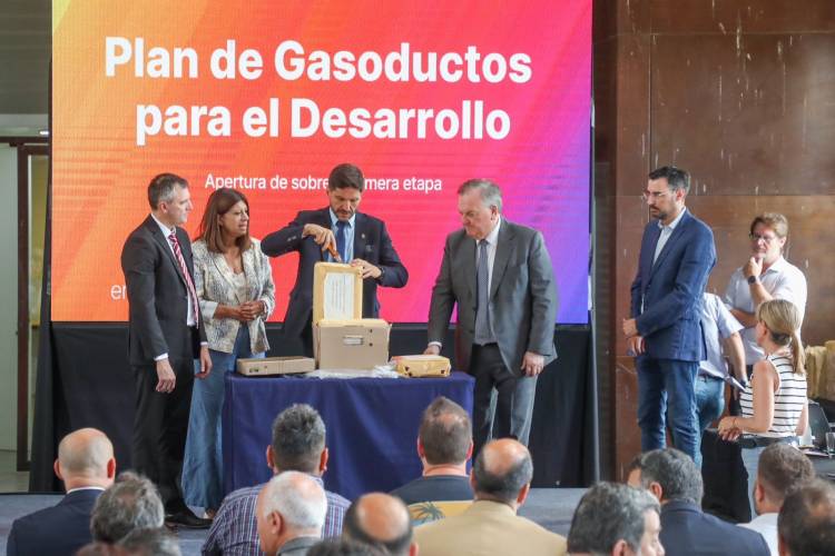 Pullaro: “Los gasoductos son prioridad para generar trabajo, crecimiento económico y una industria más competitiva”