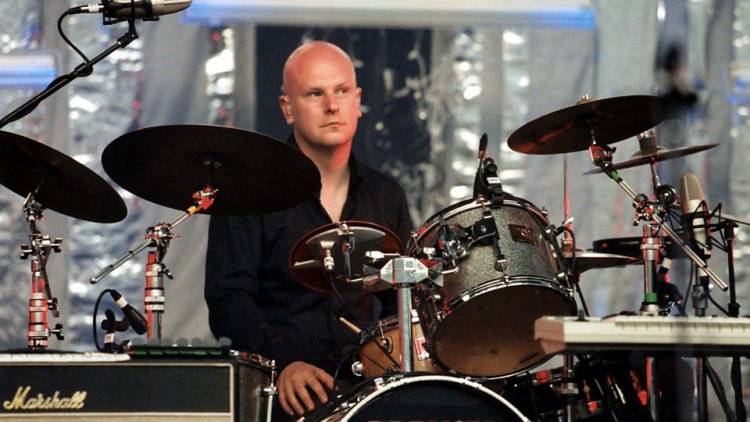 El 23 de mayo de 1967 nace Phil Sewlway baterista de Radiohead