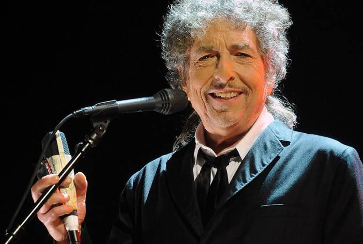 El 24 de mayo de 1941 nace Bob Dylan 
