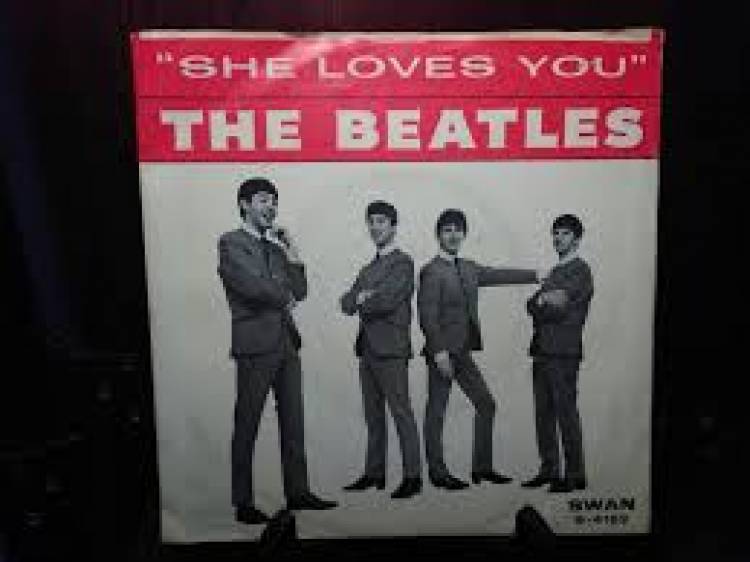 El 26 de junio de 1963 Los Beatles comienzan a escribir ‘She loves you’