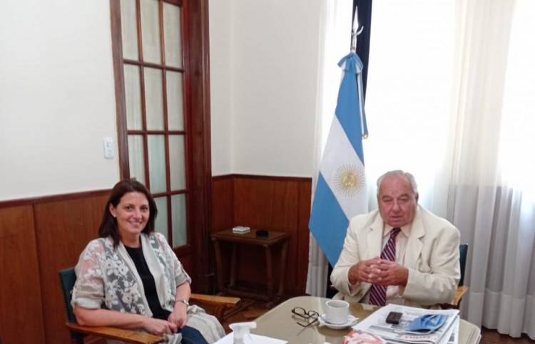 La diputada provincial, Betina Florito, visitó al presidente de la Corte Suprema de Justicia de la provincia, Rafael Gutiérrez