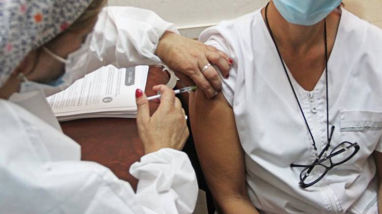 La defensoría pide al Ministerio de Salud precisiones sobre el proceso de vacunación