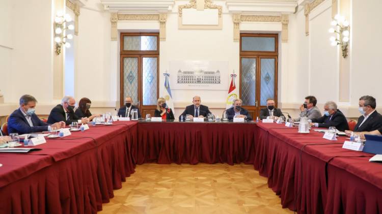 Perotti se reunió con representantes de los bloques de la Cámara de Diputados de la provincia