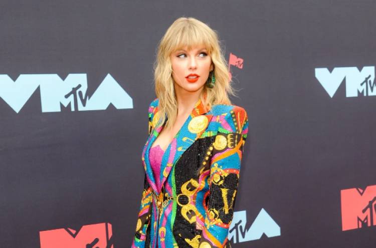 Taylor Swift rompe un nuevo récord de ventas con Midnights