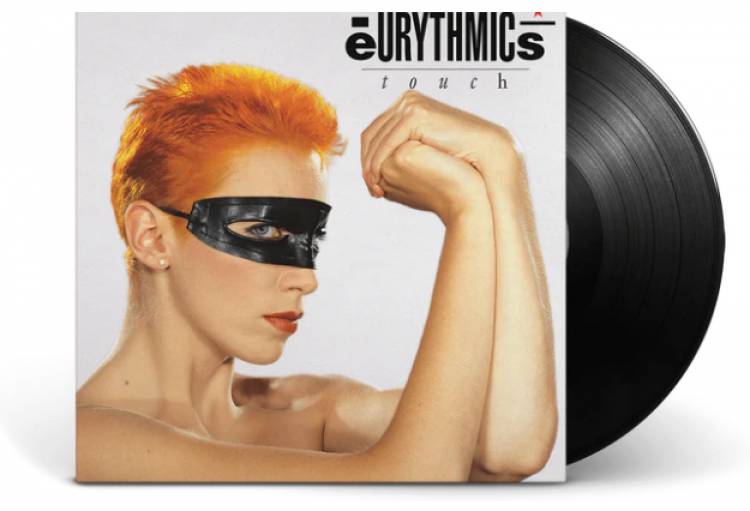 Eurythmics alcanzó  su primer número uno, con su álbum Touch 