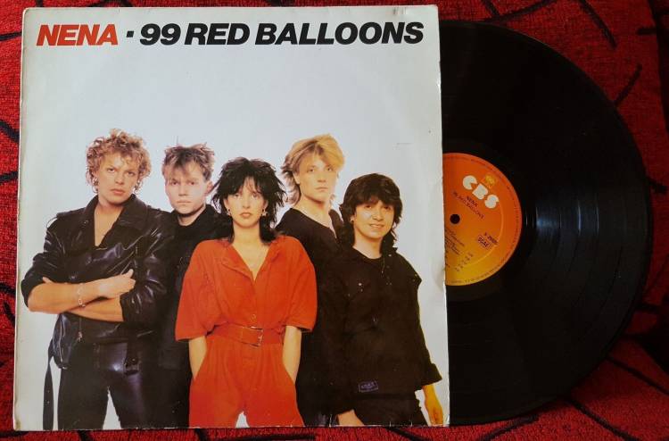 Hace 40 años Nena alcanzó el número 1 con "99 Red Balloons"