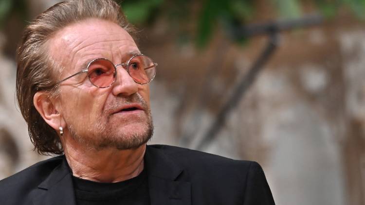 Hoy cumple años Bono, el líder de U2