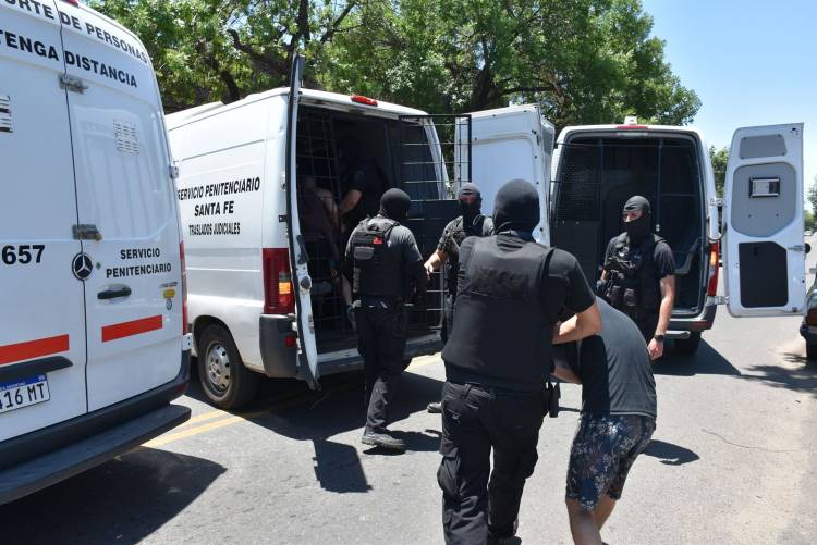 Rosario: trasladaron a 27 presos que estaban en la Comisaría 21ª a la cárcel de Piñero