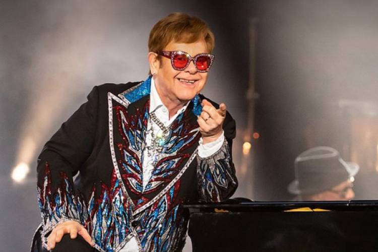 Elton John revela cuál fue “la primera canción buena” que escribió
