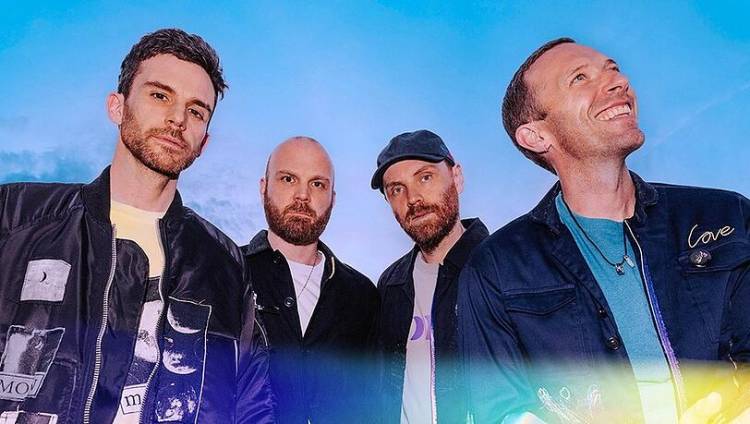 Coldplay anuncia el lanzamiento del single «We Pray», que contará con la participación de TINI