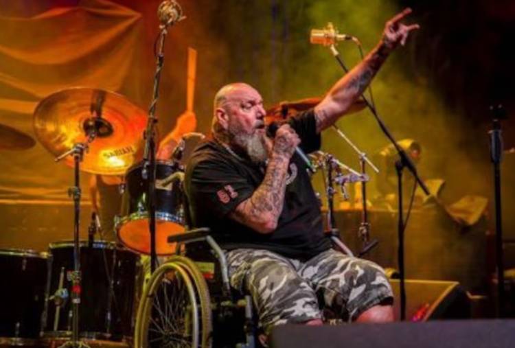 Murió Paul Di’Anno, el exlíder de Iron Maiden, tenia 66 años.