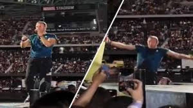 Chris Martin se cae durante un concierto en Australia