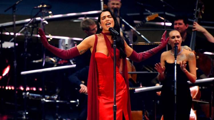 Dua Lipa anuncia el lanzamiento de su nuevo álbum en directo desde el Royal Albert Hall de Londres