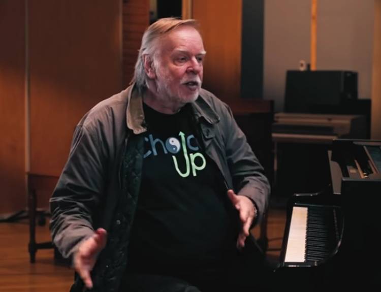 Rick Wakeman dice que la industria discográfica se podría salvar fácilmente