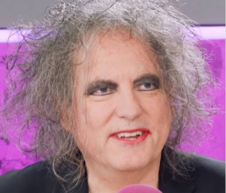 Robert Smith confiesa que The Cure tiene dos álbumes más en camino