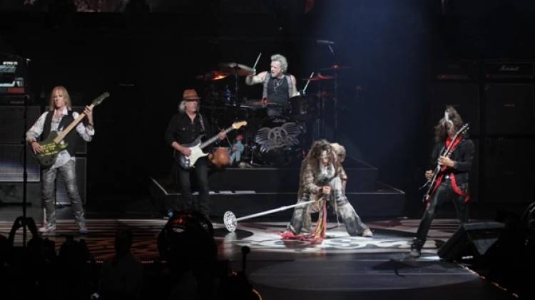 Aerosmith regresa a los escenarios, al menos por una noche